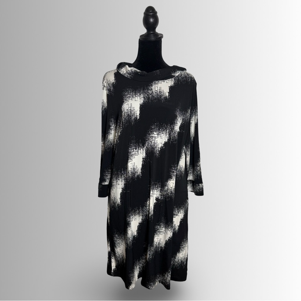Alfani Black and White Long Sleeve Shift Dress